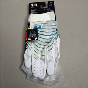 NWT Under Armour UA Blur Limited Edition Football Gloves Men’s Size Large